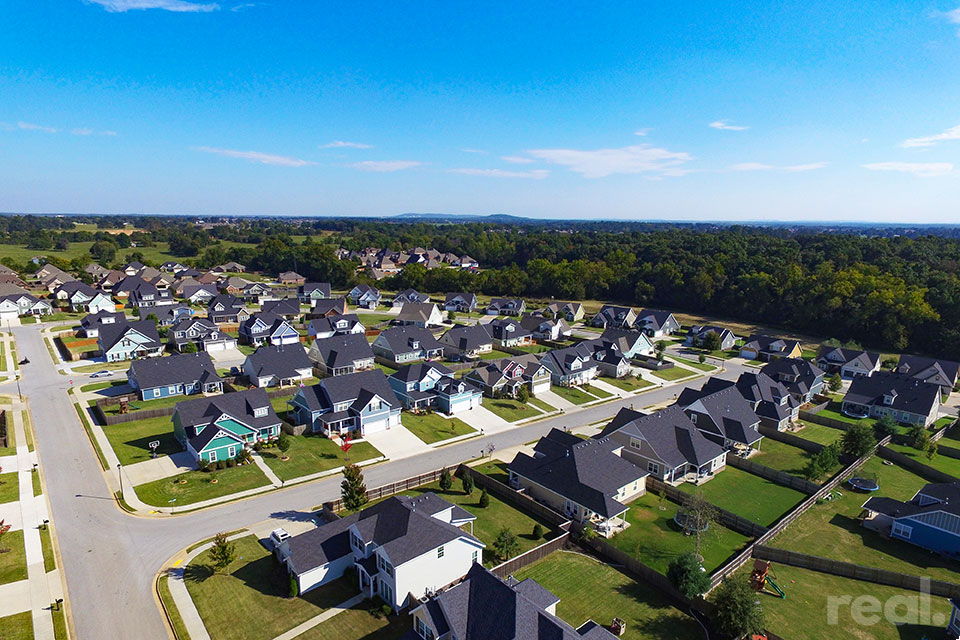 Hyde Park Subdivision Houses in Cave Springs